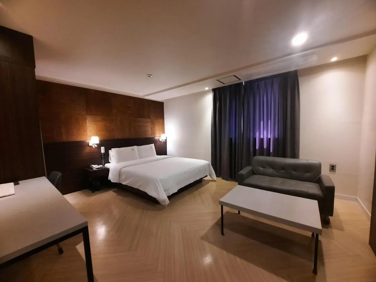 H Moment Hotel Busan