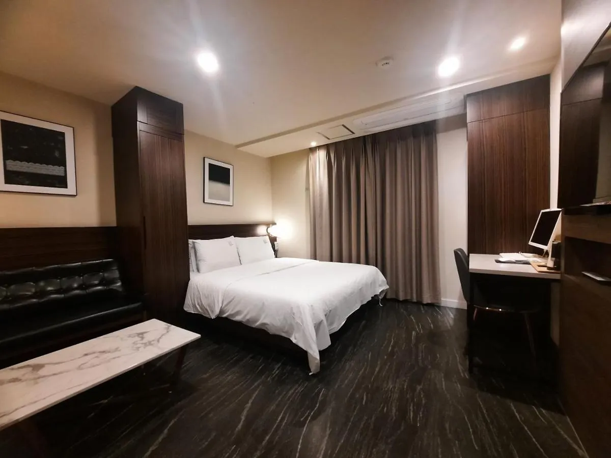 H Moment Hotel Busan 0*,